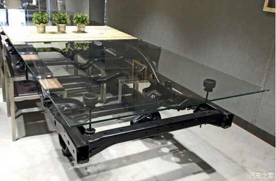 帶你走進(jìn)這家傳說中的最酷炫的Jeep展廳領(lǐng)略一番(圖5) 帶你走進(jìn)這家傳說中的最酷炫的Jeep展廳領(lǐng)略一番(圖5)