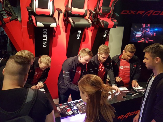 DXRacer現(xiàn)身德國(guó)Gamescome2106游戲展(圖2) DXRacer現(xiàn)身德國(guó)Gamescome2106游戲展