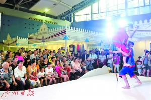 老廣周末廣博會(huì)趁墟 不出城享“海內(nèi)外食樂購(gòu)”(圖3) 老廣周末廣博會(huì)趁墟 不出城享“海內(nèi)外食樂購(gòu)”(圖3)