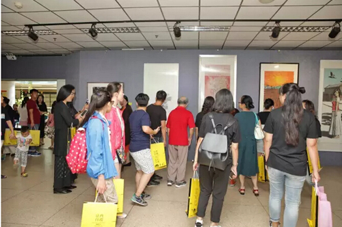 保定市青年美協(xié)揭牌儀式暨首屆美術(shù)精品展(圖4) 保定市青年美協(xié)揭牌儀式暨首屆美術(shù)精品展(圖4)