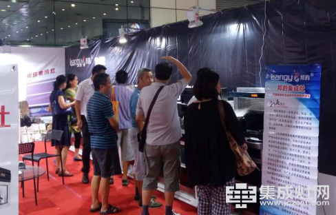 邦的集成灶 武漢建材展完美收官(圖3) 邦的集成灶 武漢建材展完美收官