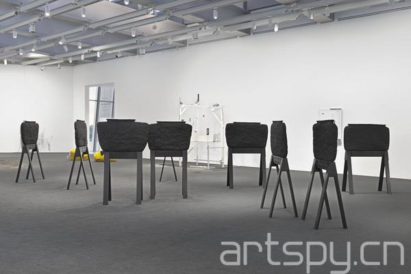 4.jpg 群展“鏡像細(xì)胞”日前在紐約惠特尼美國(guó)藝術(shù)博物館(圖4)