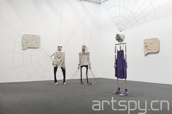 3.jpg 群展“鏡像細(xì)胞”日前在紐約惠特尼美國(guó)藝術(shù)博物館(圖3)