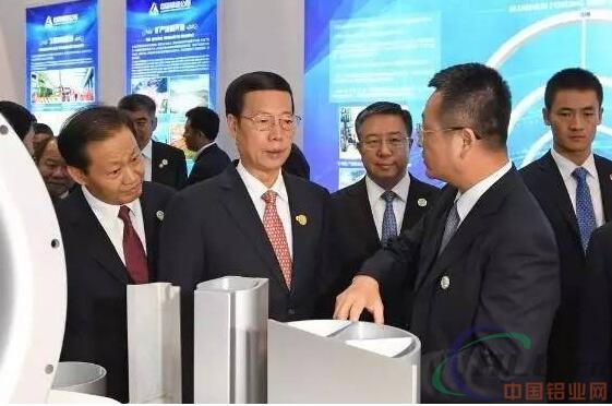 張高麗考察中國-東盟博覽會(huì)中鋁展廳 張高麗考察中國-東盟博覽會(huì)中鋁展廳