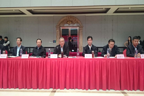 全國(guó)革命老區(qū)首屆手工藝品和農(nóng)特產(chǎn)品展(圖2) 全國(guó)革命老區(qū)首屆手工藝品和農(nóng)特產(chǎn)品展(圖2)