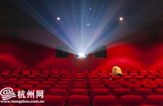 浙江省第十六屆攝影藝術(shù)展在麗水美術(shù)館隆重開幕  浙江省第十六屆攝影藝術(shù)展在麗水美術(shù)館隆重開幕