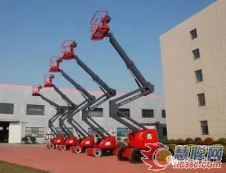 美通重工有限公司與您相約2016上海寶馬展(圖3)   自行式曲臂型高空作業(yè)平臺(tái)