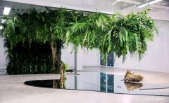 空間花藝藝術展開幕 呈現(xiàn)花與畫的跨界合作