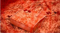 今年還剩一點(diǎn)尾巴 可以看這幾場(chǎng)時(shí)尚展覽度過(guò)